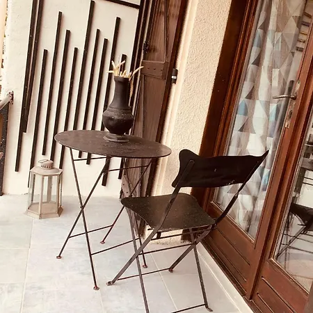 Nyvioni, Proche De La Mer, Avec Piscine Et Ferienhaus