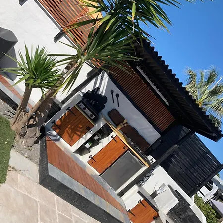 Nyvioni, Proche De La Mer, Avec Piscine Et
