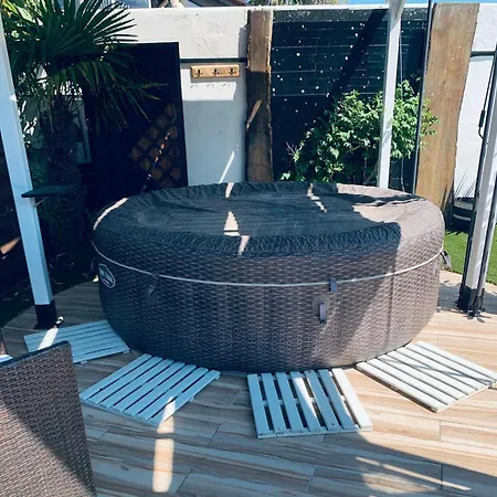 Nyvioni, Proche De La Mer, Avec Piscine Et Ferienhaus Le Grau-dʼAgde