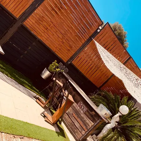 Nyvioni, Proche De La Mer, Avec Piscine Et Holiday home