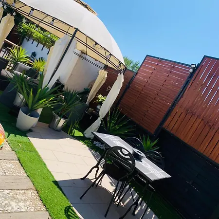 Holiday home Nyvioni, Proche De La Mer, Avec Piscine Et