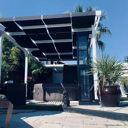 Casa de Férias Nyvioni, Proche De La Mer, Avec Piscine Et *